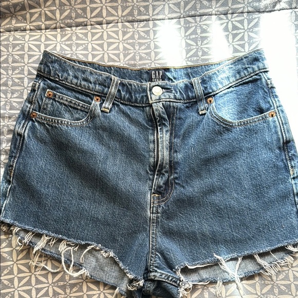 Bundle of 2 GAP Denim Shorts Size 27! - Picture 2 of 15